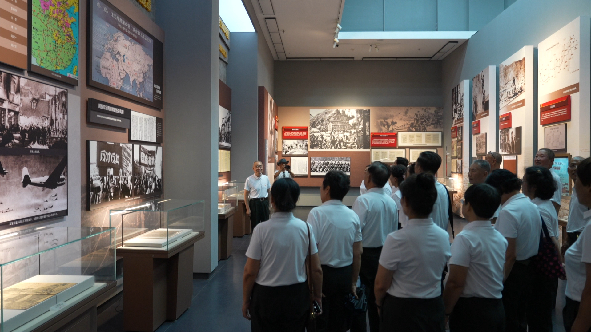 缅怀前辈功勋 弘扬抗战精神